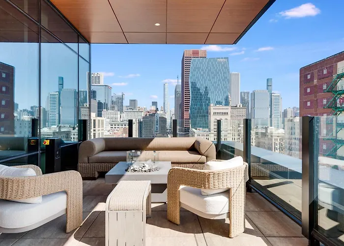 Wabash 4br - Pool Free In & Out Parking 5 *