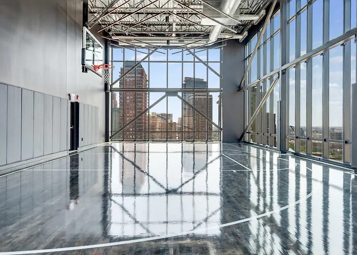 Wabash 4br - Pool Free In & Out Parking 5 *